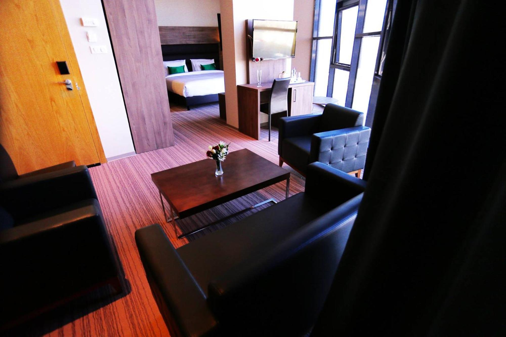 Le Zenith Hotel Oran Exterior photo