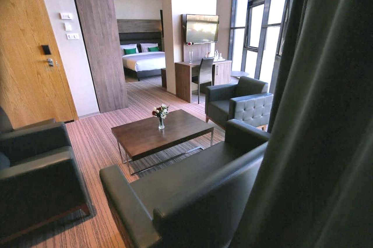 Le Zenith Hotel Oran Exterior photo